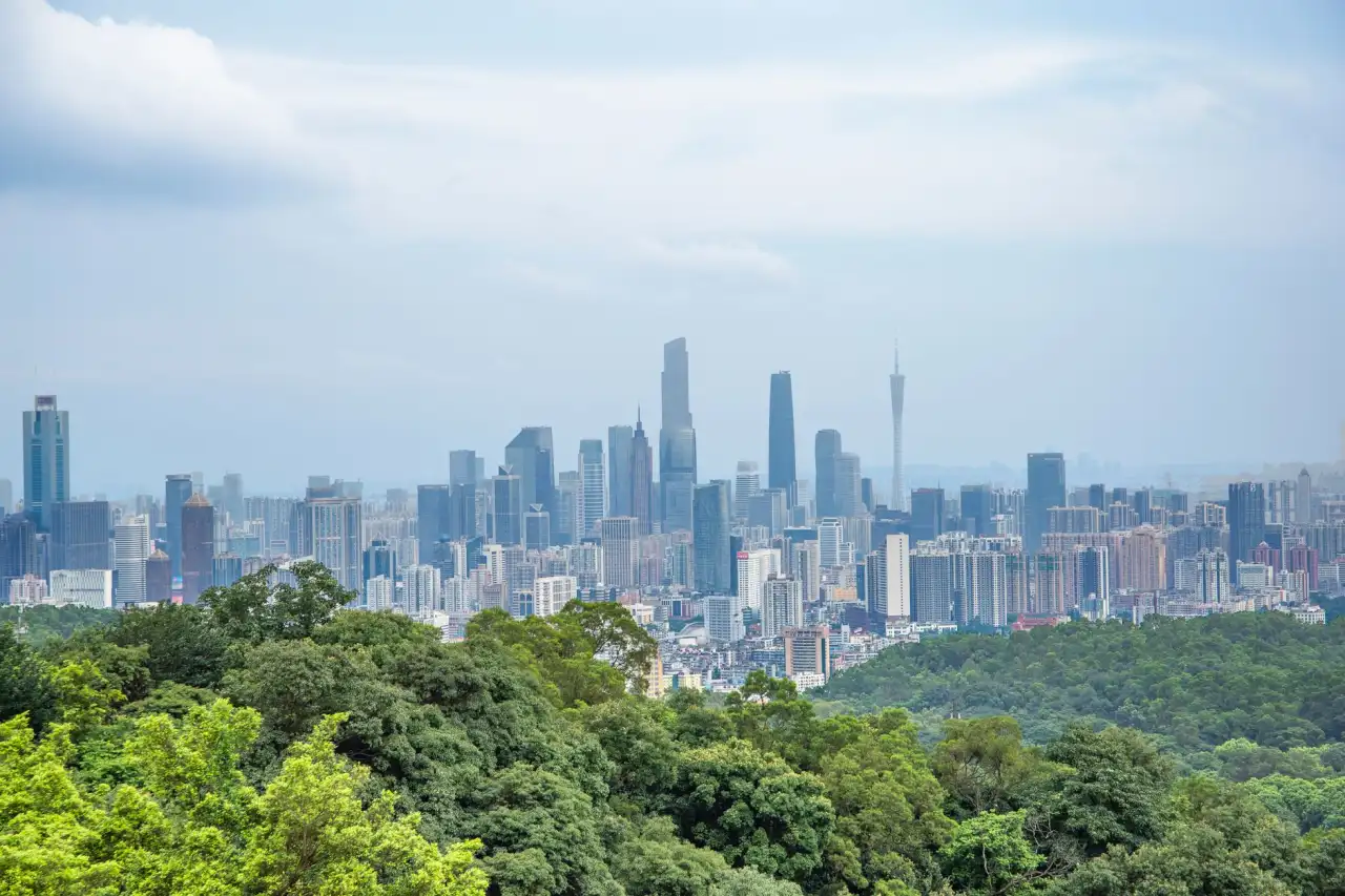 上海高端公寓租赁市场观察：精装房源需求上升与企业宿舍配套趋势