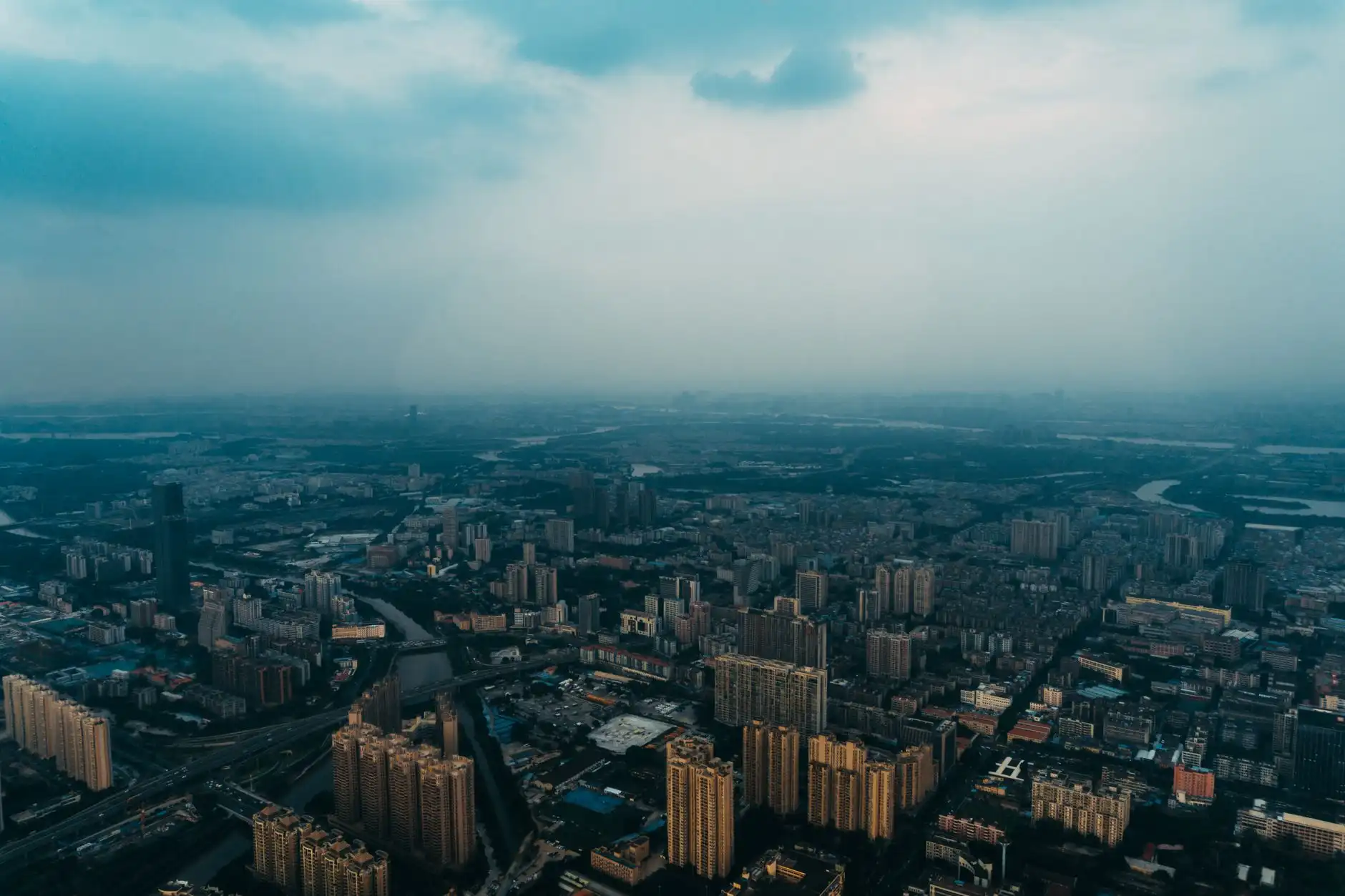 上海高端公寓租赁服务解析：精装房源匹配与企业宿舍管理方案