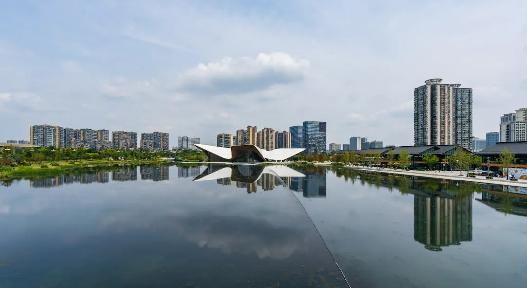 精装房源智能化改造技术解析：从智能门锁到全屋互联系统