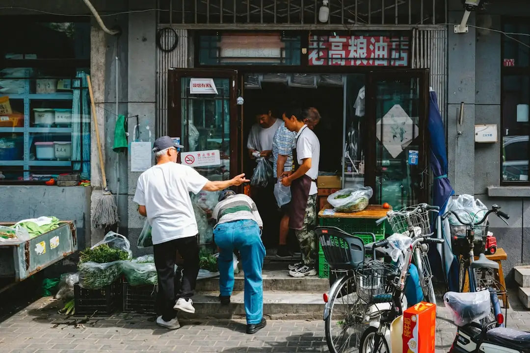 2025年上海高端公寓租赁市场趋势与政策导向分析